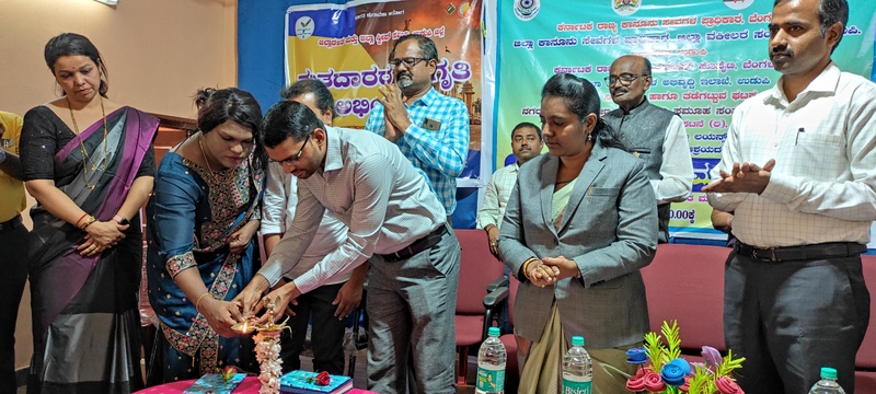 ಲಿಂಗತ್ವ ಅಲ್ಪ ಸಂಖ್ಯಾತರ ಸಮಸ್ಯೆಗೆ ಸ್ಥಳದಲ್ಲೇ ಪರಿಹಾರ ಒದಗಿಸಿದ ಜಿಲ್ಲಾಧಿಕಾರಿ